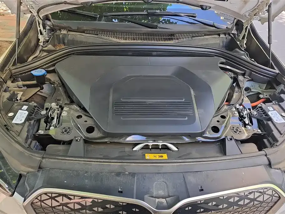 BMW iX1 2025 из CN, фото 8