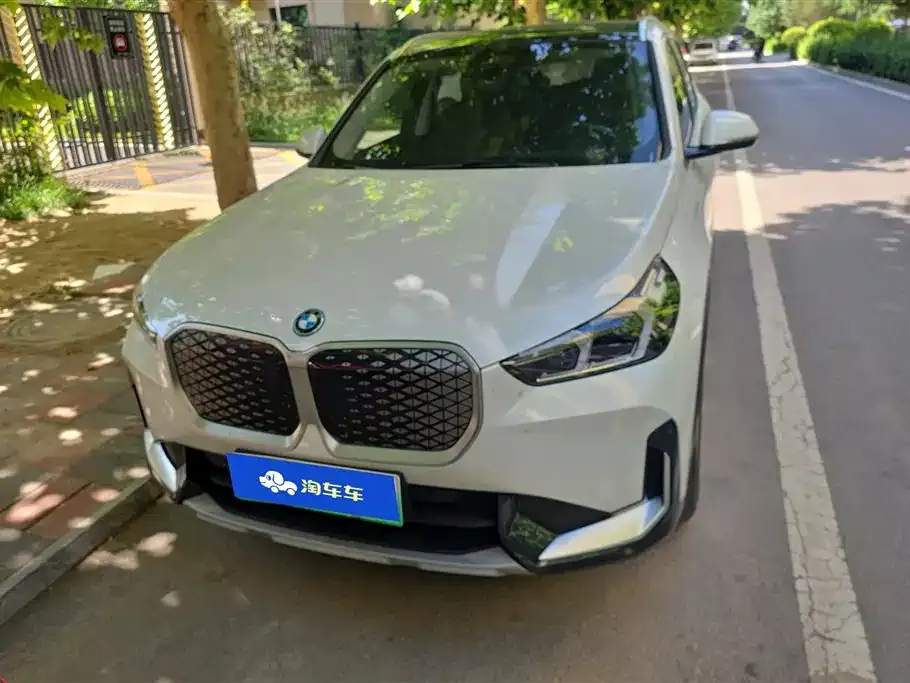 BMW iX1 2025 из CN, фото 3