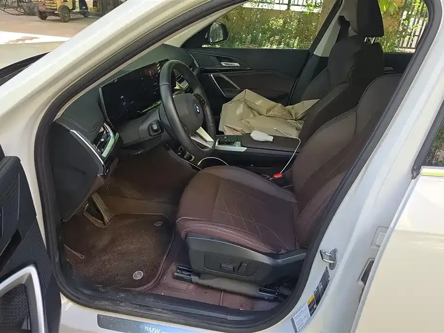 BMW iX1 2025 из CN, фото 7