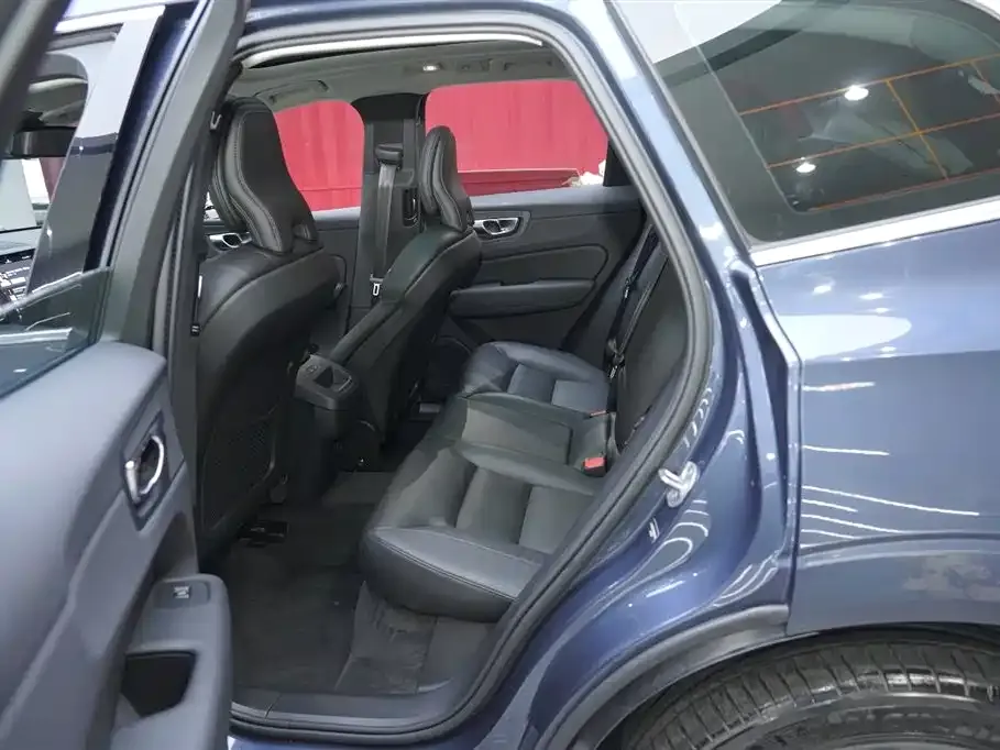Volvo XC60 2024 из CN, фото 7
