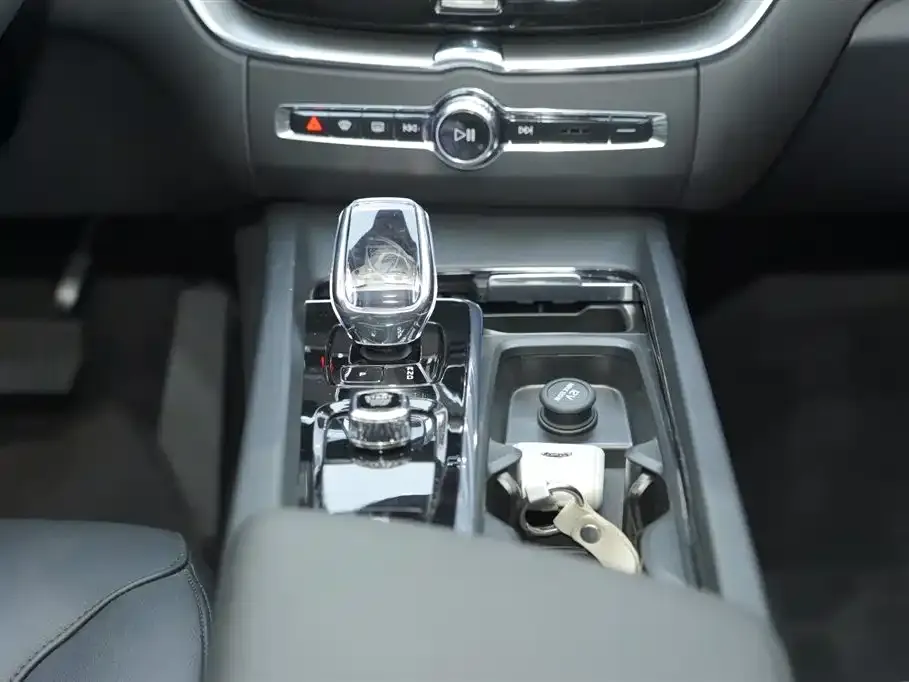 Volvo XC60 2024 из CN, фото 5