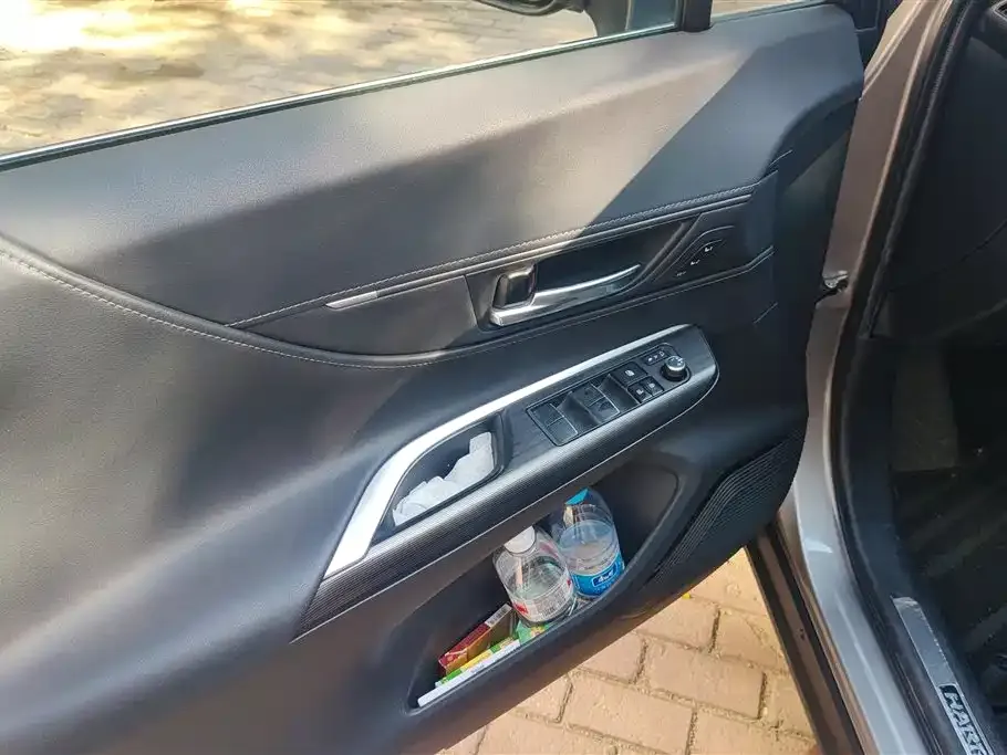 Toyota Harrier 2022 из CN, фото 5