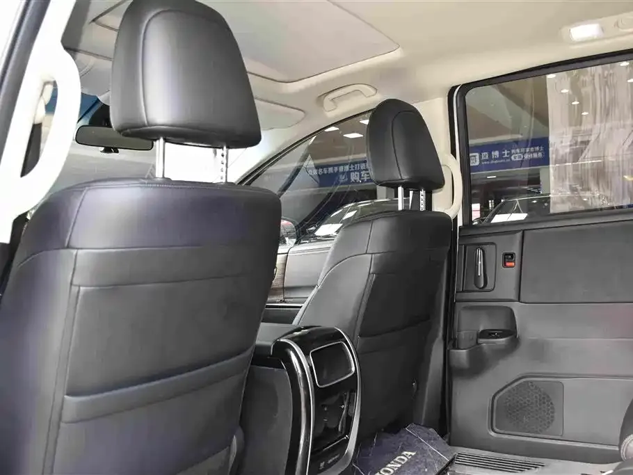 Honda Odyssey 2023 из CN, фото 2