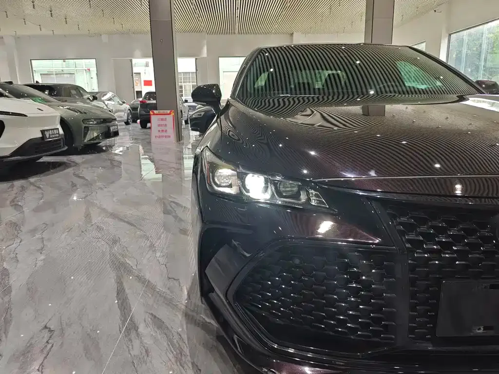 Toyota Avalon — фото 10