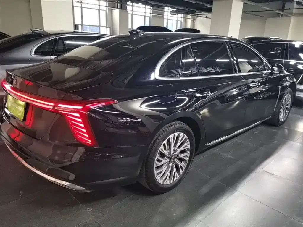 Hongqi H5 — фото 10