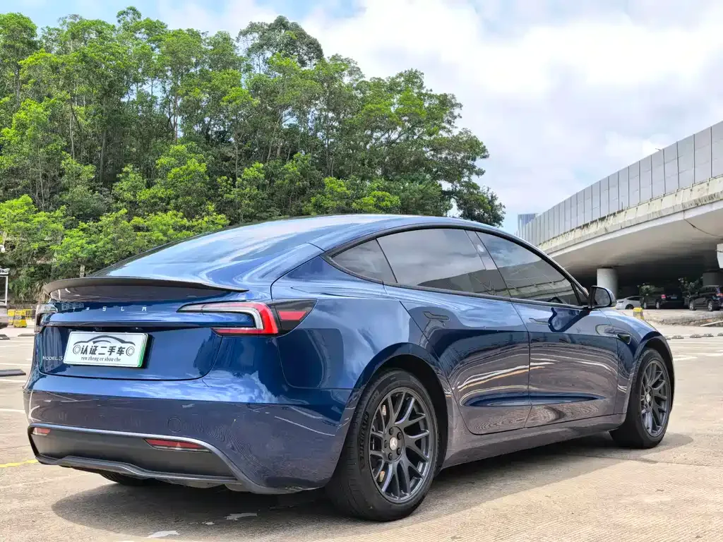 Tesla Model 3 — фото 10