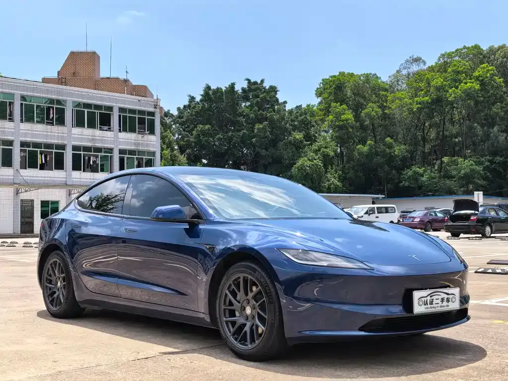 Tesla Model 3 — фото 3