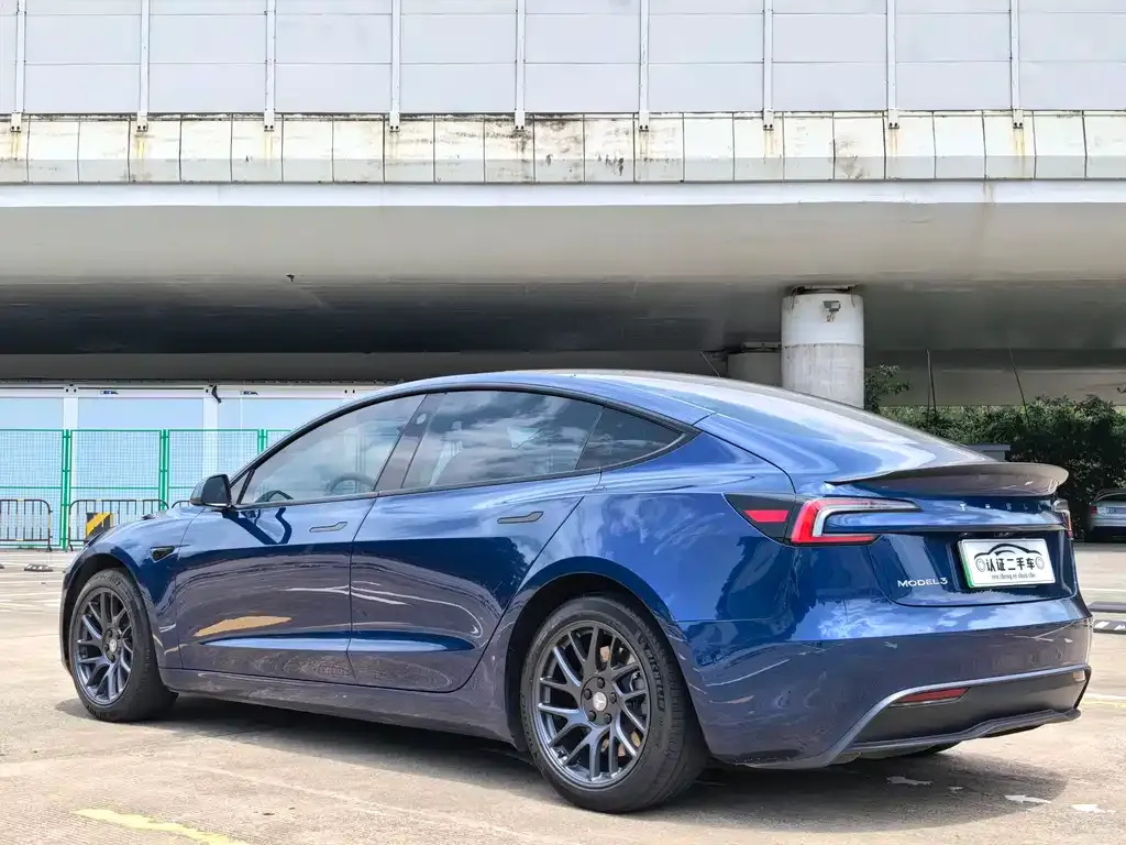Tesla Model 3 — фото 9