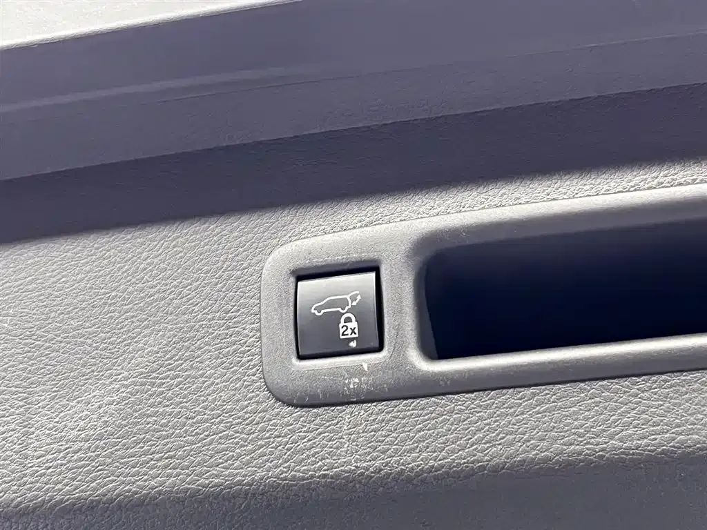 Toyota Sienna — фото 10