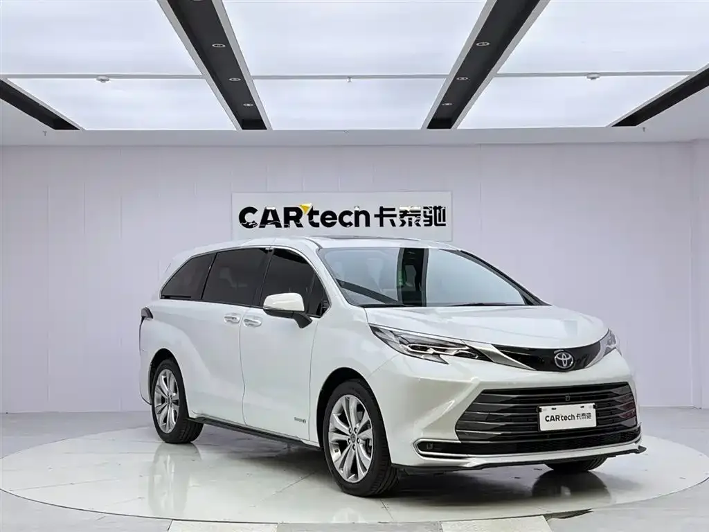 Toyota Sienna — фото 7