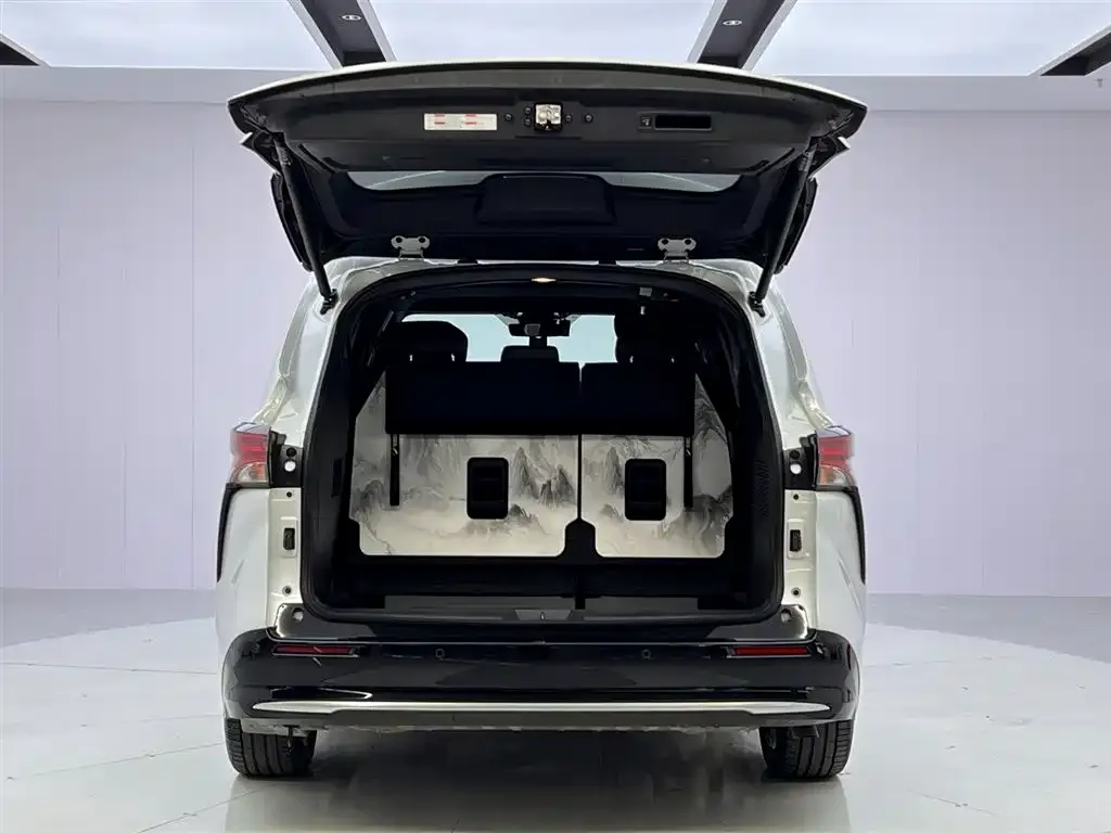 Toyota Sienna — фото 9
