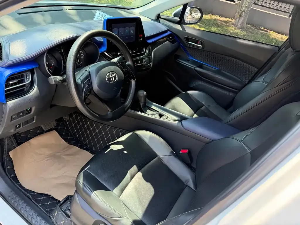 Toyota C-HR — фото 6