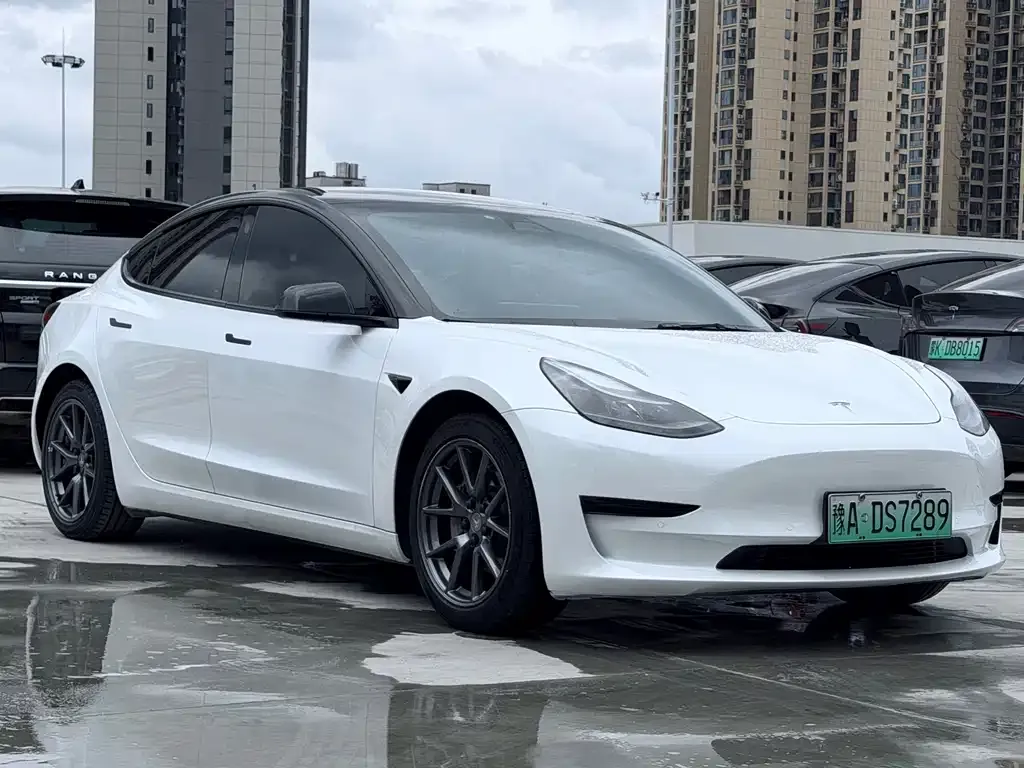 Tesla Model 3 — фото 4