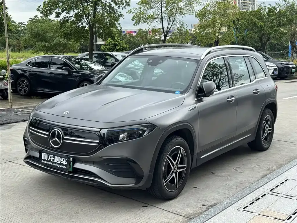 Mercedes-Benz EQB — фото 1