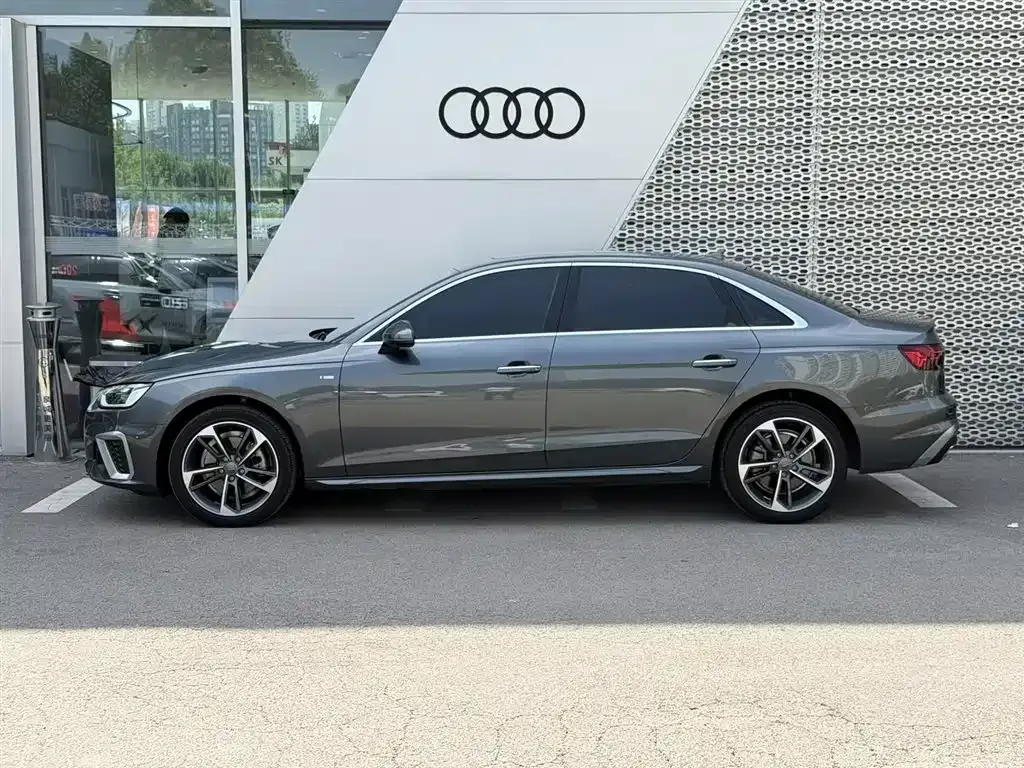 Audi A4L — фото 10