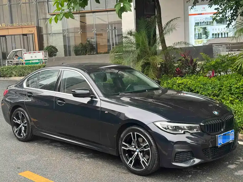 BMW 3 Series 2022 из CN, фото 2