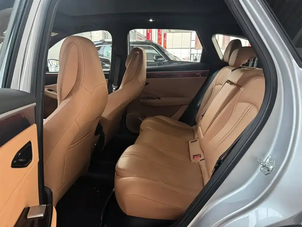 Geely Galaxy L7 — фото 10