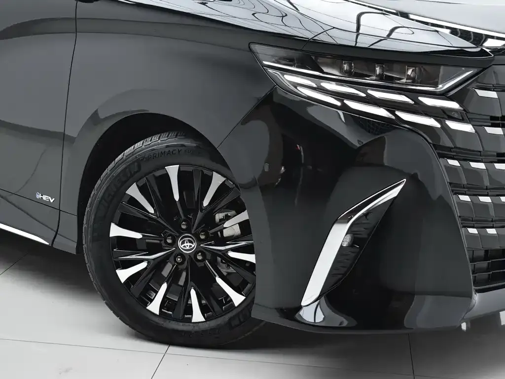 Toyota Alphard — фото 7
