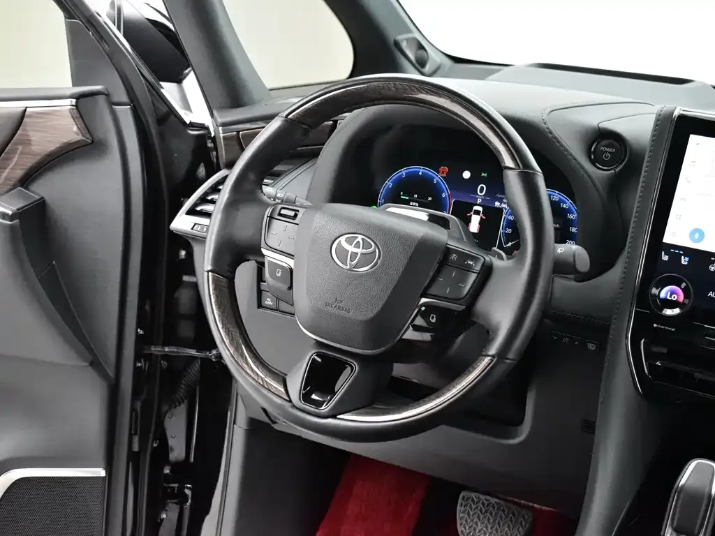 Toyota Alphard — фото 8