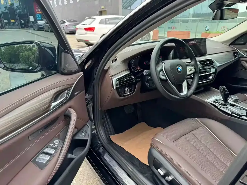 BMW 5 Series — фото 2