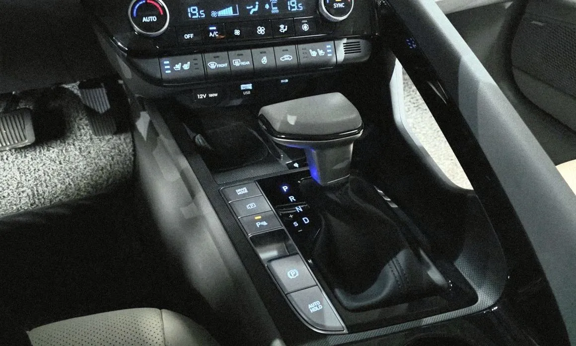 Hyundai AVANTE — фото 10