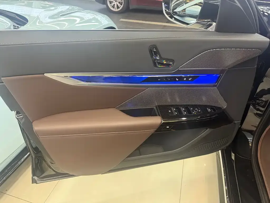BMW i7 2024 из CN, фото 3