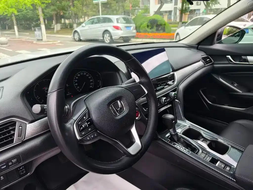 Honda Accord — фото 2
