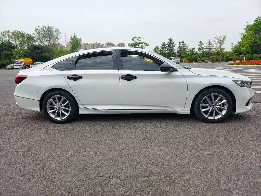 Honda Accord — фото 6