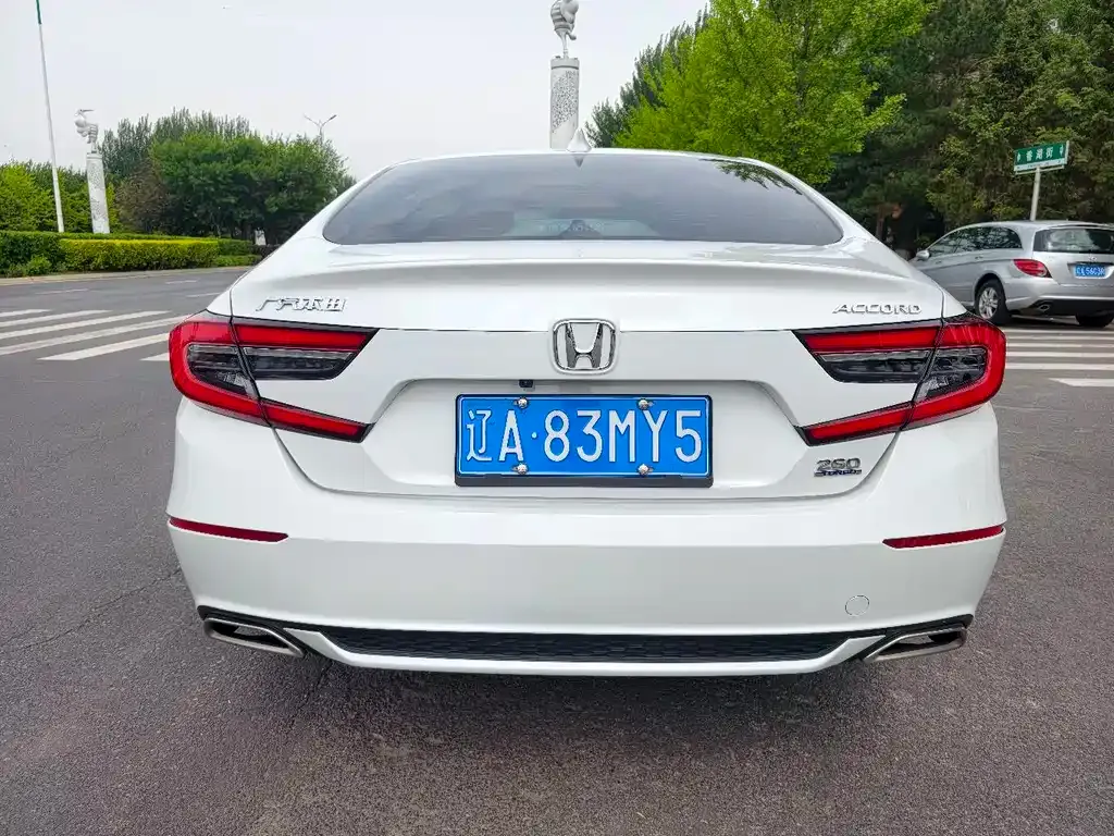Honda Accord — фото 7