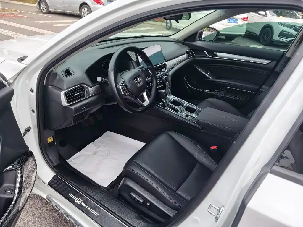 Honda Accord — фото 4