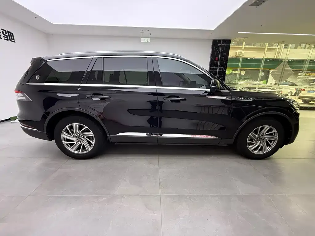 Lincoln Aviator — фото 8