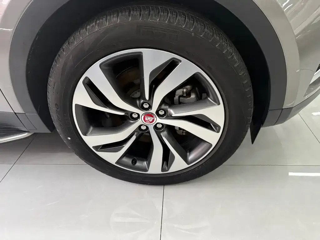 Jaguar E-PACE 2023 из CN, фото 2