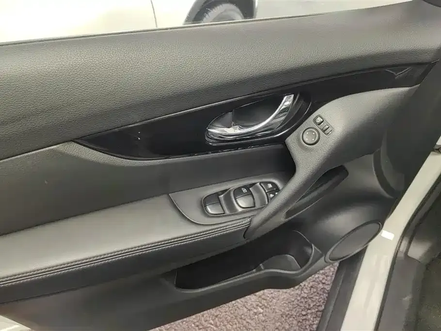Nissan X-Trail — фото 10