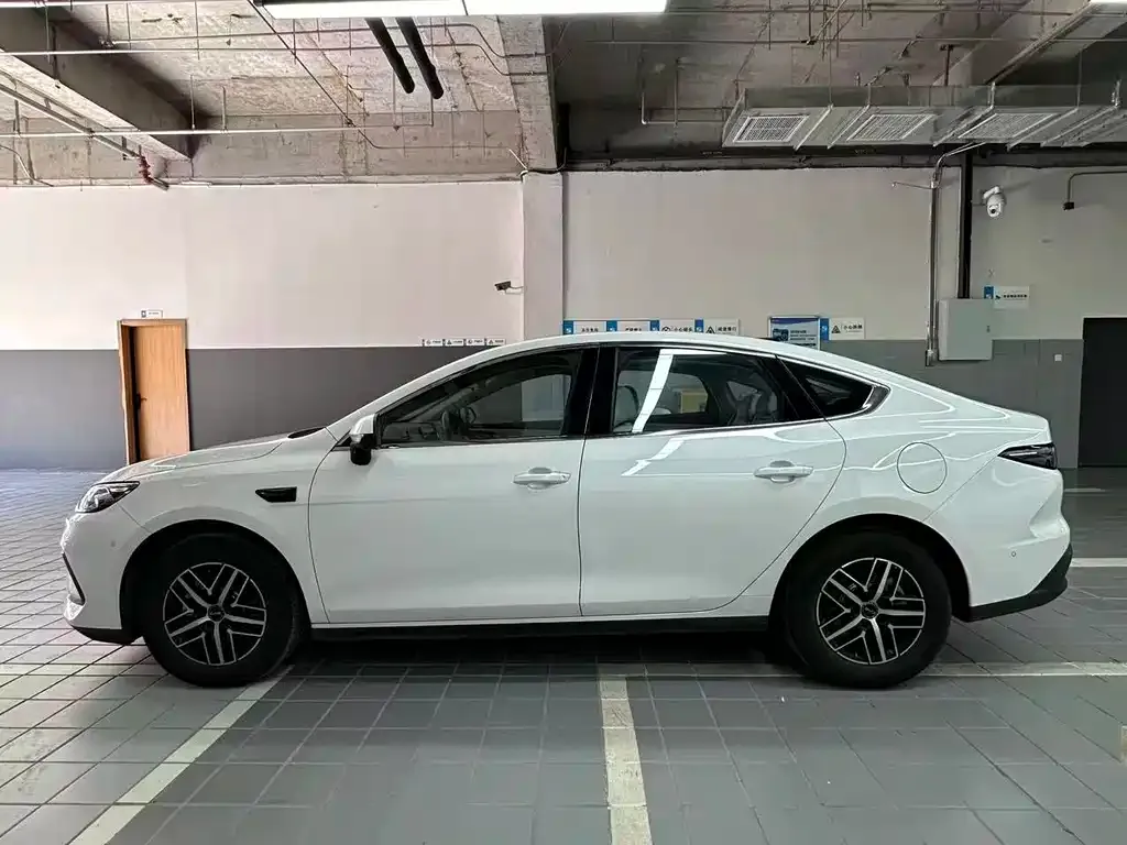 BYD Seal 05 DM-i — фото 4