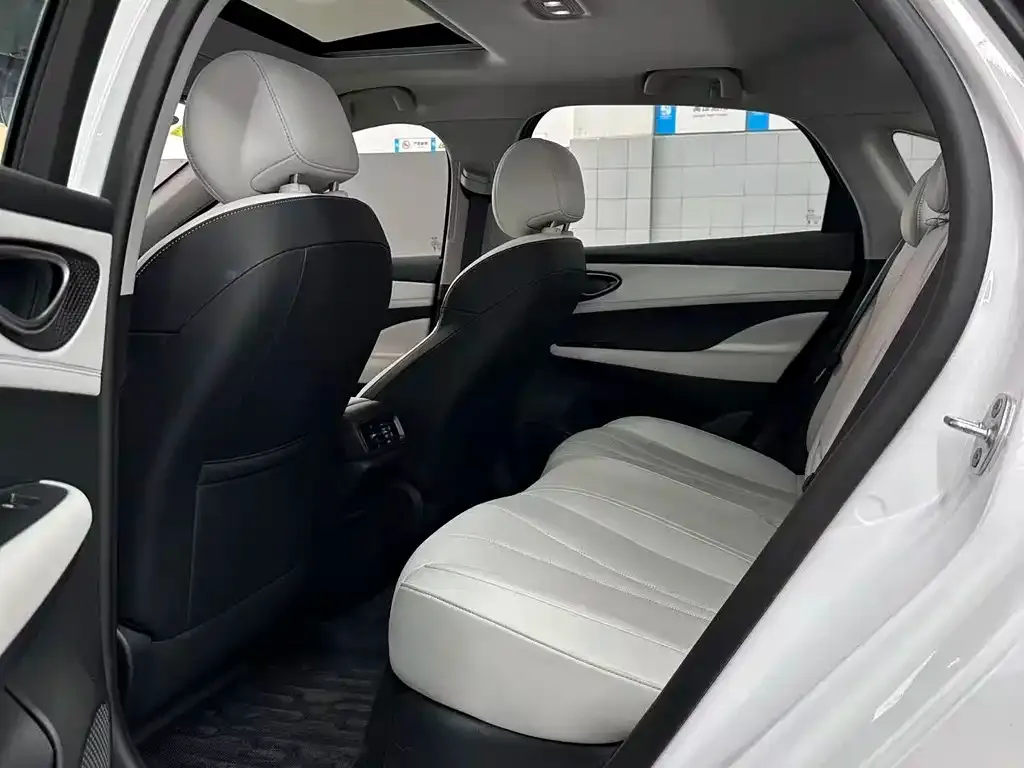 BYD Seal 05 DM-i — фото 7