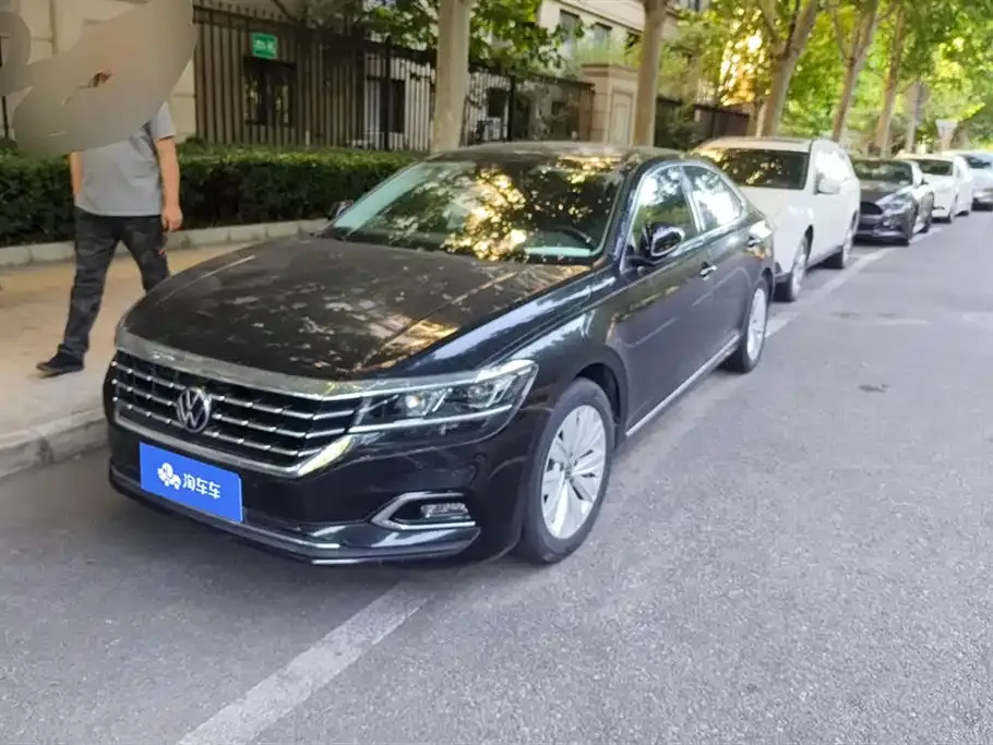 Volkswagen Passat — фото 1