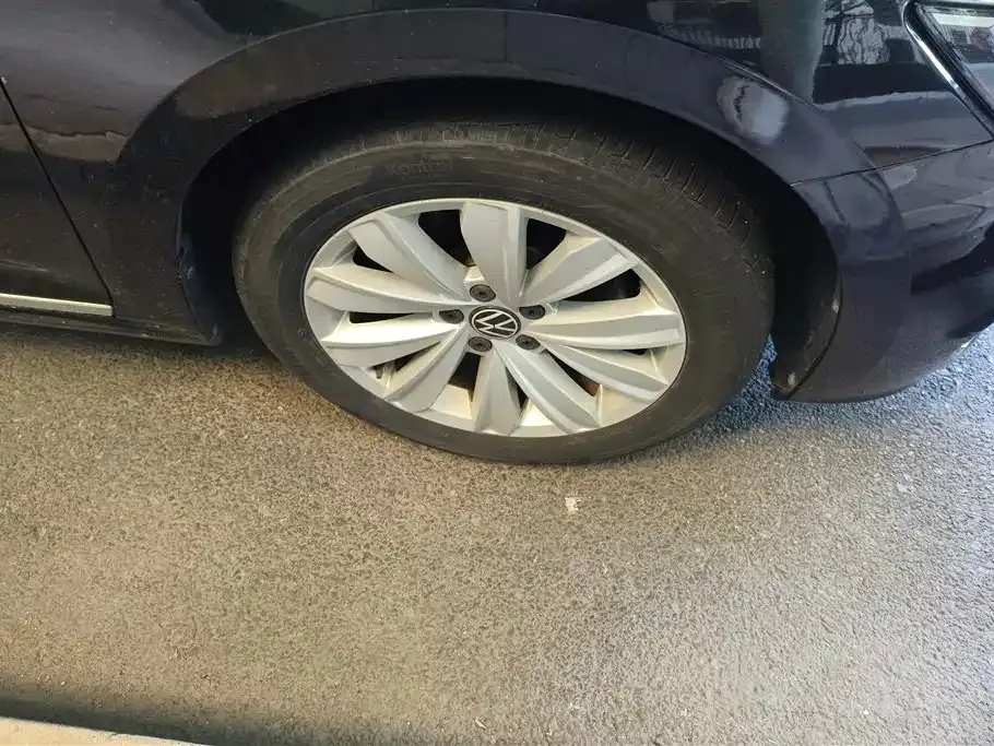 Volkswagen Passat — фото 10