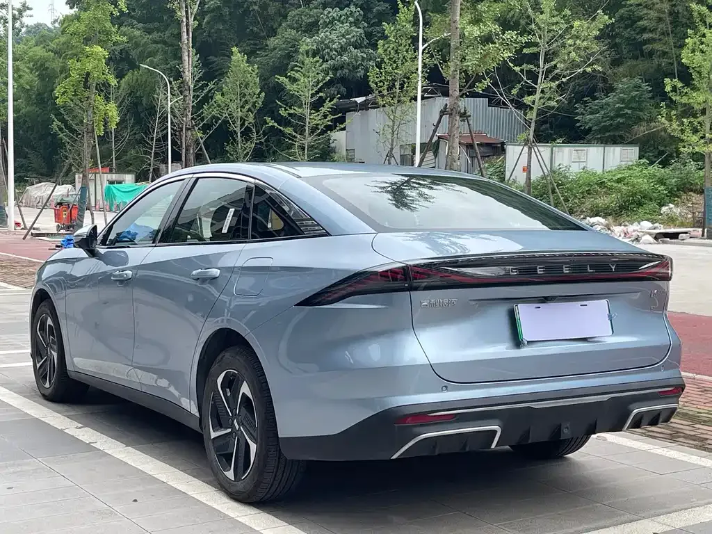 Geely Galaxy L6 — фото 10