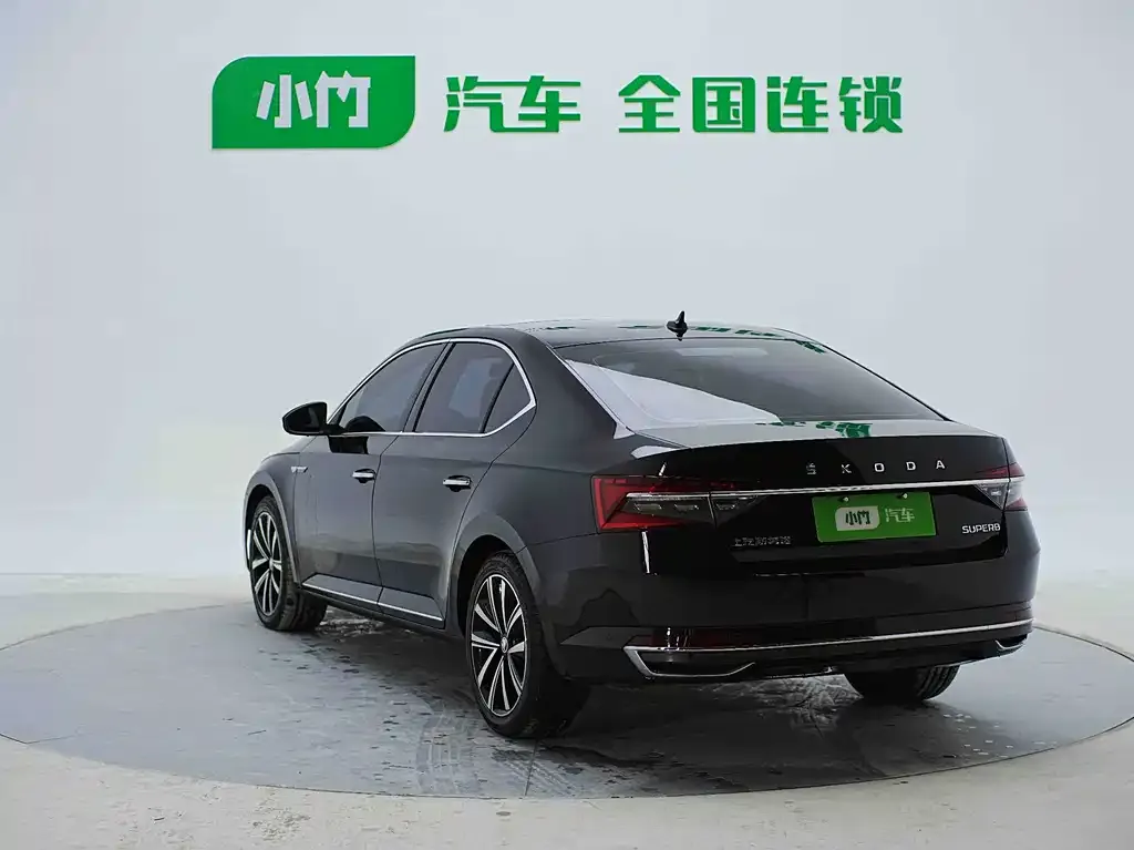 Skoda Superb — фото 7