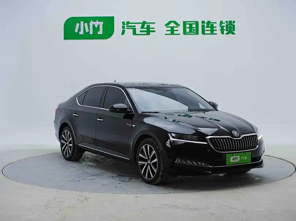 Skoda Superb — фото 8