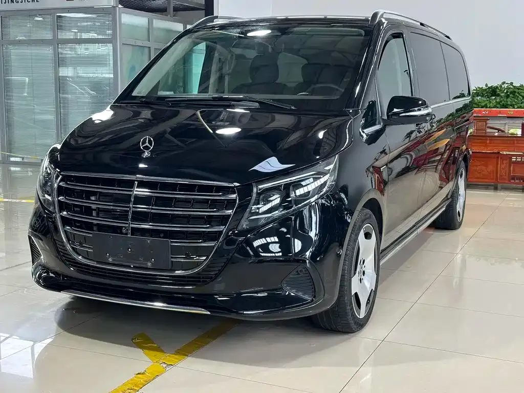 Mercedes-Benz V-Class — фото 1