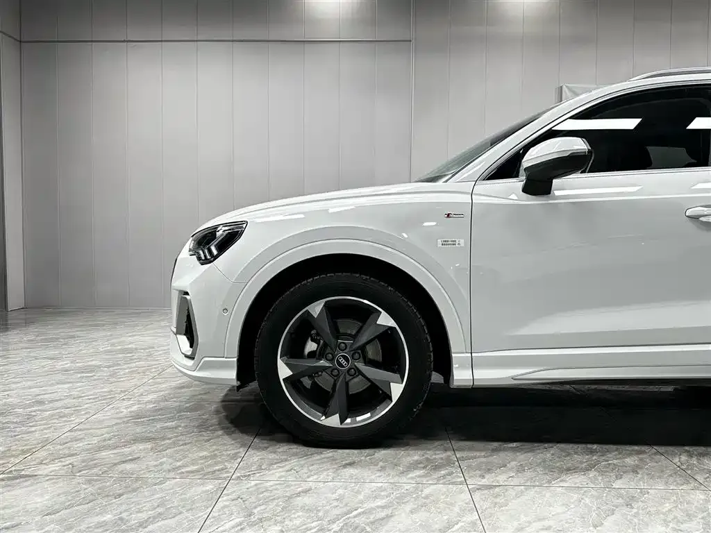 Audi Q3 — фото 5