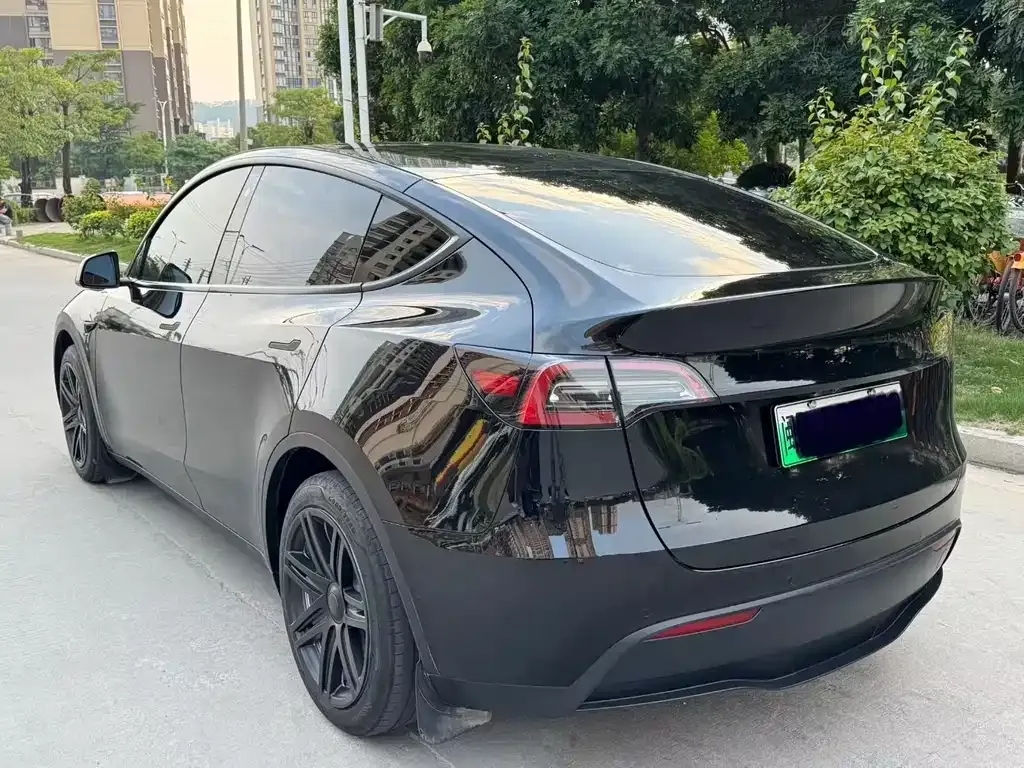 Tesla Model Y — фото 7