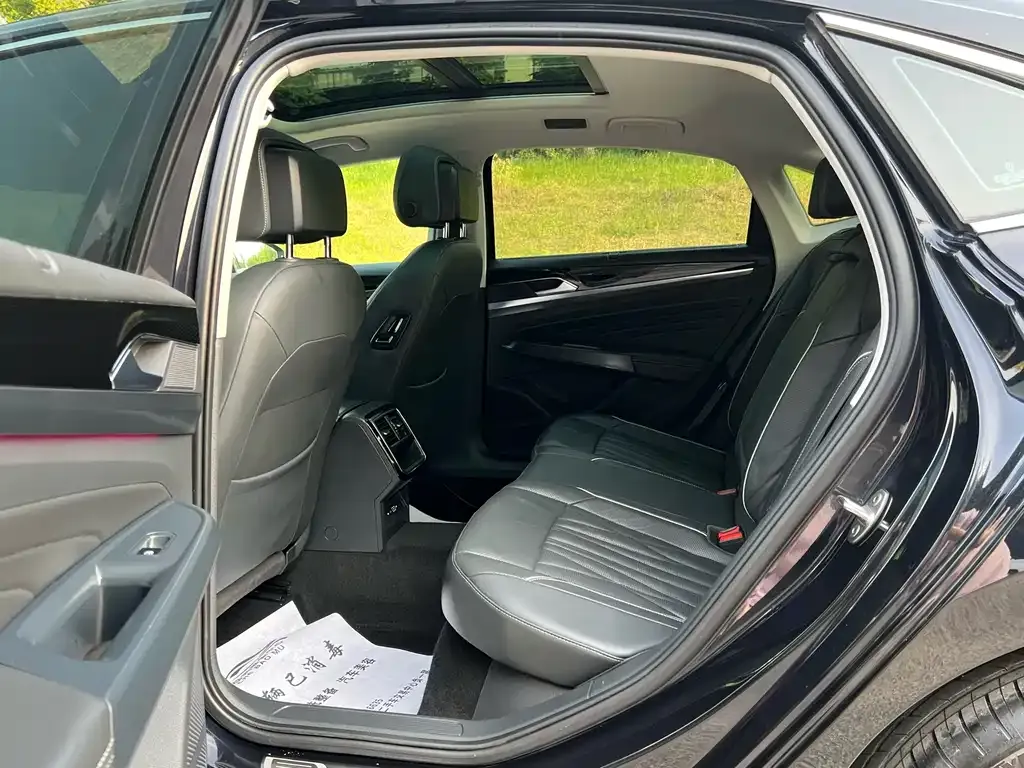 Volkswagen Passat — фото 7