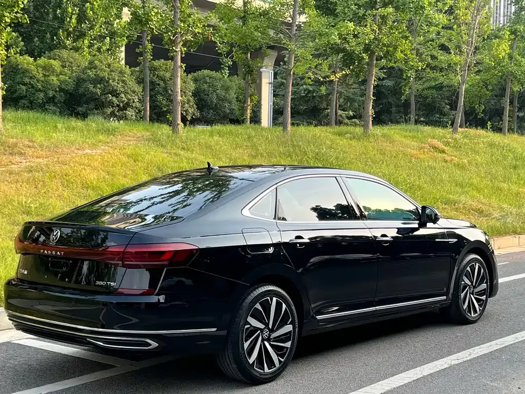 Volkswagen Passat — фото 8