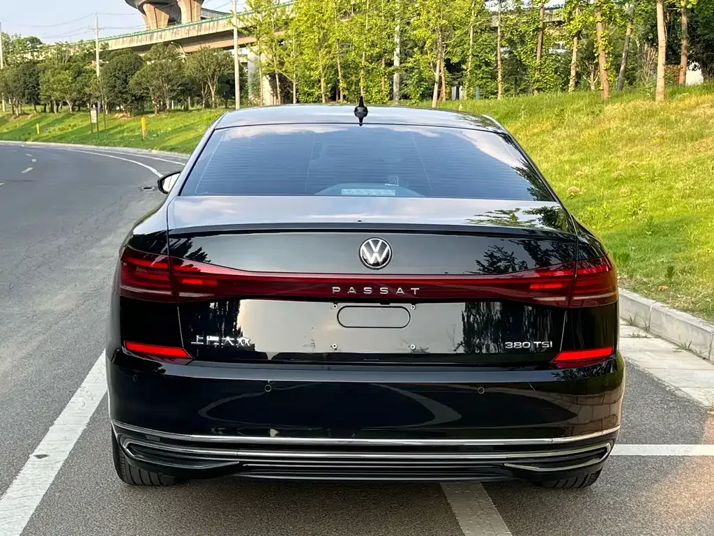 Volkswagen Passat — фото 9