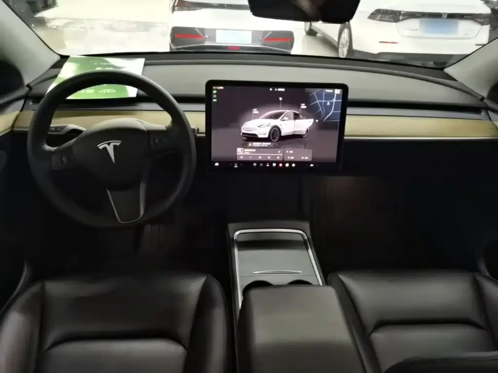 Tesla Model Y — фото 3