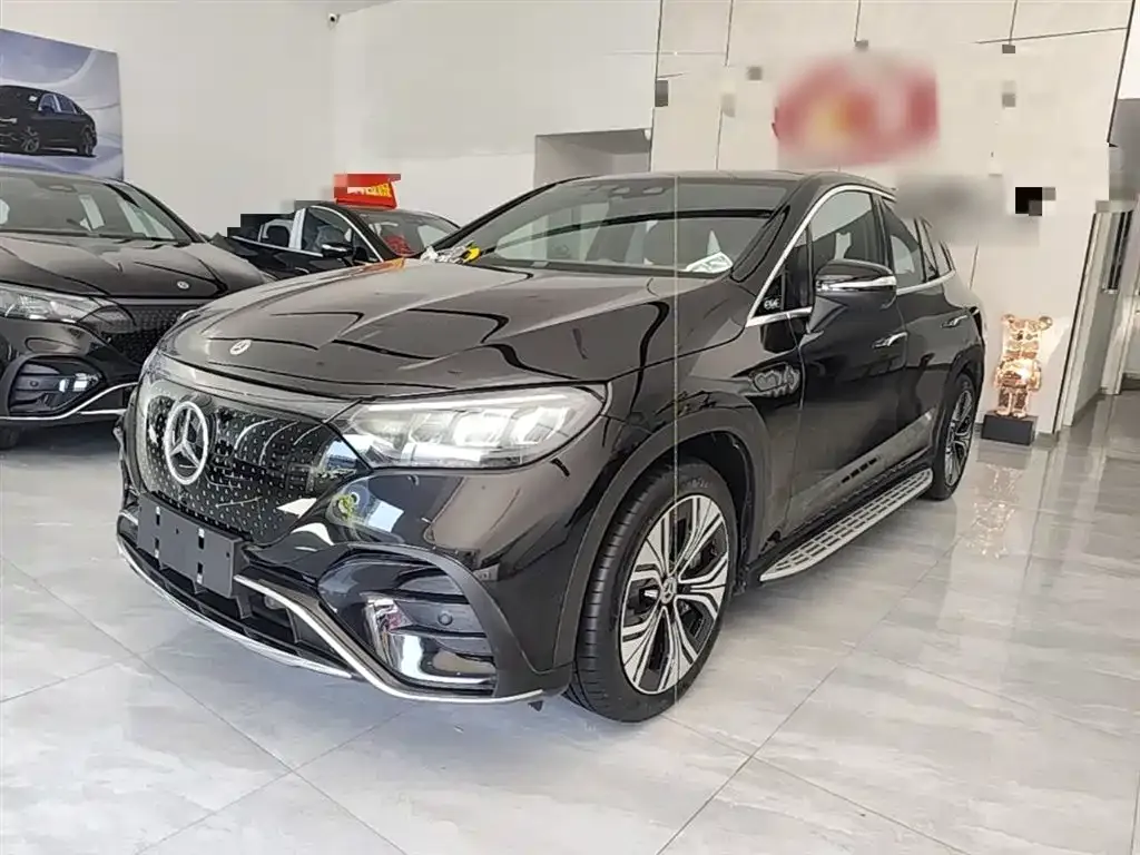 Mercedes-Benz EQE SUV — фото 4