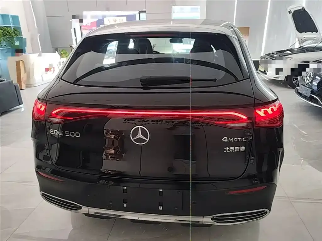 Mercedes-Benz EQE SUV — фото 9