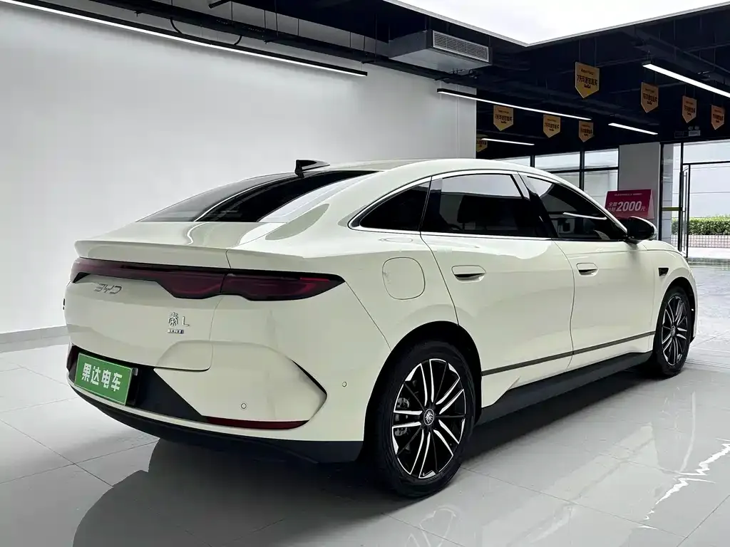 BYD Qin L — фото 9